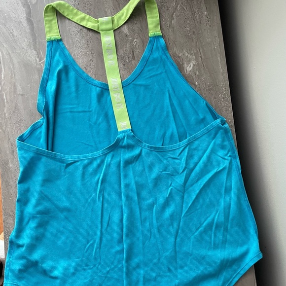 Nike Sports Top - Picture 2 of 3